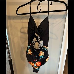 Cupshe one piece swim suit NWT